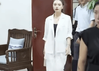 E3011002 黑心工頭仗著經理關係欺負農民工 不料剛好踢到鐵板 農民工竟是臨時頂班的女總裁 這下真慘了 喜人娜娜 part2