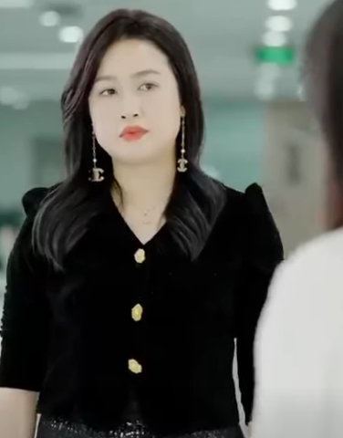 C0712002 土包子应聘时尚编辑 遭前台无情羞辱 意外偶遇女总裁被赏识 直接录取 #职场 #逆袭 part2