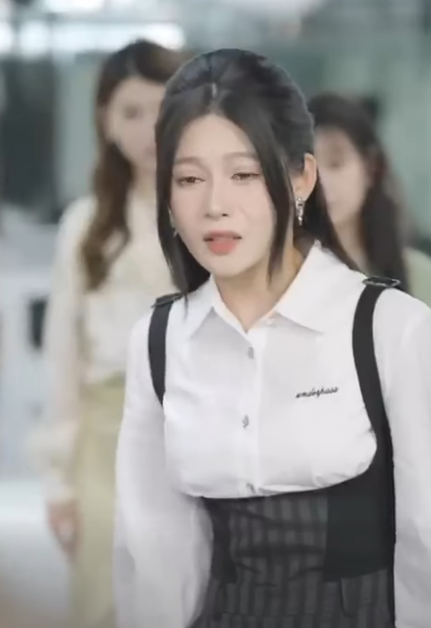 E0612003 总裁临时出差 嚣张下属竟趁机针对总裁夫人 谁知这一切都被总裁看在眼里 魔女月野 part2