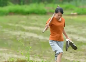 G0612004 无赖小姑子挑衅儿媳 在家对儿媳指手画脚 婆婆一句话让她乖乖滚蛋 part2