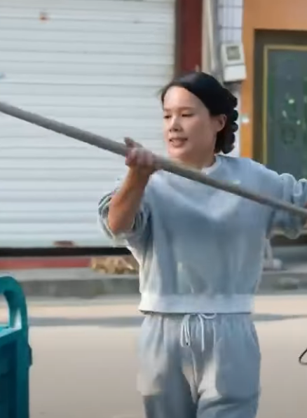 G0712003 渣男邻居坑害媳妇 好心帮忙惨被羞辱大骂 婆婆忍不下去惩治他 part2