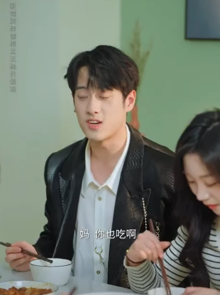 A0812004 愛吃糖葫蘆的注意 黑心商家用爛山楂做串 還塗增亮劑掩瑕疵 #劇情 #反轉 #內容過於真實 #短劇 #熱門短劇推薦 #一定要看到最後 #movie part2