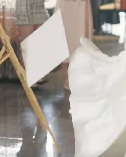 E1012001 渣男婚礼当天让前任当伴娘 竟还当众维护前任辱骂月野 下一秒月野直接提出离婚渣男当场傻眼 魔女月野 #短剧#反转 part2