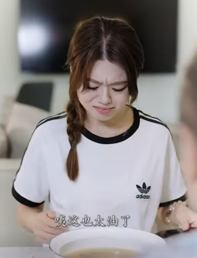 A1112008 枱球廳助教被強逼穿10釐米短裙 這場 特殊服務 太辣眼 #劇情 #反轉 #內容過於真實 #短劇 #熱門短劇推薦 #一定要看到最後 #movie part2