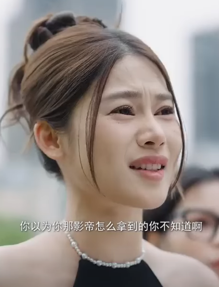 D1112001 发疯后我在娱乐圈爆红了 全集 我一顶级站姐重生到了最讨厌的女星身上 自家爱豆却对我 魔女月野 part2