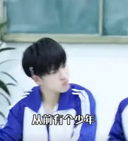 A1212006 原來是兄長大人 吃穿跟差的比 學習跟好的比 家長到底能有多雙標 #童年的紙飛機又飛回我手裏 #短劇 #熱門短劇推薦 #妹妹的秘密 #反轉 #劇情 part2