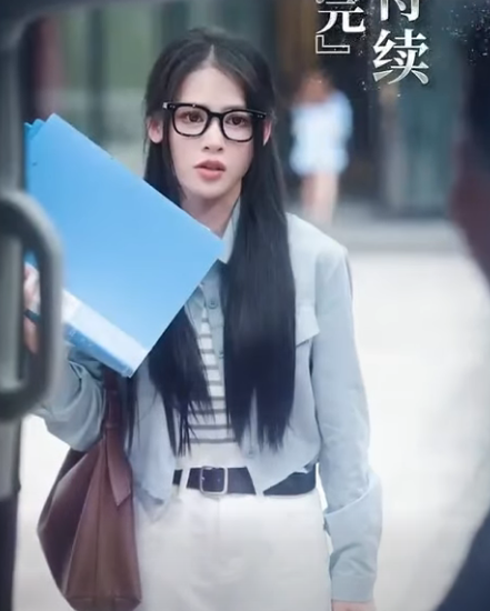 D1912003 月野放弃富家千金的身份陪穷男友创业 没想到却遭到男友和闺蜜的双重背叛 绝望之际霸总挺身而出 魔女月野 #短剧#反转 #魔女月野 part2