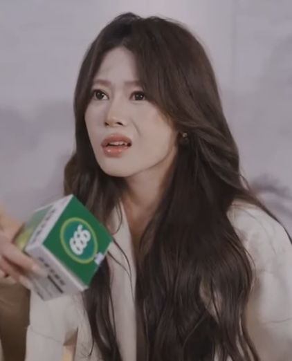 D2012002 月野穿书成为被霸总强制爱的大女主 谁料一开局就被恶毒女配威胁 下一秒总裁及时赶到救下她 魔女月野 #短剧#反转 part2