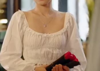 B2212001 势利女傍上富豪 求婚现场还羞辱前任 路人女孩一句话让他们分手 #陈七七 #短剧 part2