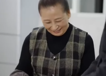 B2312002 小网红吃饭不给钱 还借口是帮忙探店宣传 七七一张图片立马让他们赔礼道歉 part2