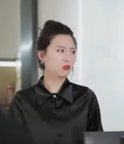 C2312001 夫妻不僅要有福同享 更重要的是風雨同舟 有難同擔 面對逆境相互扶持 彼此珍重