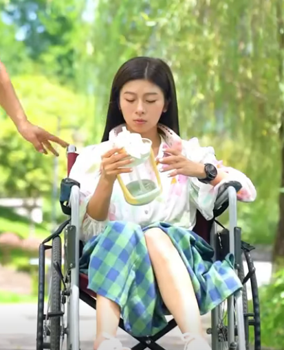 D0512002 頂級富豪邂逅殘障女孩 結果竟無可救藥的愛上了對方 不料她連朋友都不做 言謹 你別走 part2