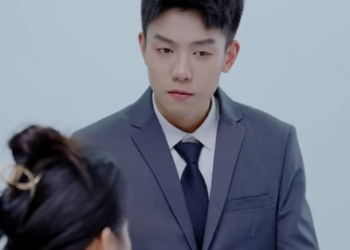 B2612003 黑心大妈故意丢钱和老板娘索要赔偿 路人们不明真相纷纷附和 正义女总裁一把夺过包回怼黑心大妈 陈七七 part2