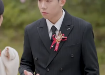 B3012003 朴素大爷到豪华4s店买车 被销售员看不起 不料大爷竟百亿富豪 陈七七 part2