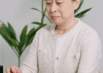 F0412004 枱球廳 特殊服務 真相 老闆靠性感着裝攬客 #劇情 #反轉 #內容過於真實 #短劇 #熱門短劇推薦 #一定要看到最後 #movie part2