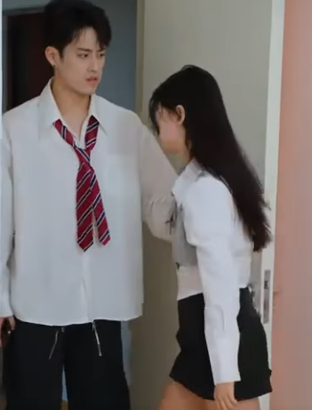 A0712010 上廁所玩手機1小時 腸子直接脱出體外 三度脱肛太嚇人 #劇情 #反轉 #內容過於真實 #短劇 #熱門短劇推薦 #一定要看到最後 #movie part2