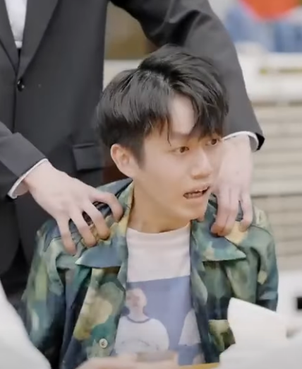 B1801002 七总出差住闺蜜家 没想到闺蜜弟弟居然也在 原来他是早有预谋 #爱情 #姐弟恋 part2