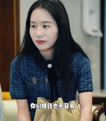 C0101002 百善孝為先 父母養我們小 我們就該養他們老 愿時光溫柔 善待善良淳樸的父母