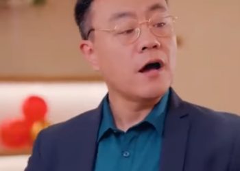 B2201019 七七提早定的宴会厅被刁蛮大小姐抢走 不仅嘲讽她还撕毁订购单 谁料她竟是百亿总裁 一句话让刁蛮大小姐破产 #短剧 #情感 #情景剧 #职场 #反转 part2