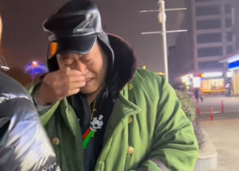 E0301002 懂事的孩子要用瓶子換一碗餃子給爺爺過生日 真讓人心疼 part2