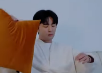 B0401001 女总裁逼迫实习生签离职单 两年后实习生强势回归 会擦出怎样的火花 陈七七 part2