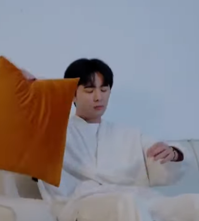 B0401001 女总裁逼迫实习生签离职单 两年后实习生强势回归 会擦出怎样的火花 陈七七 part2