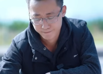 C0501002 真的愛上一個人是不需要任何理由的 會心甘情愿的愿意為她付出一切 不需要多說 只要用心去做就好了