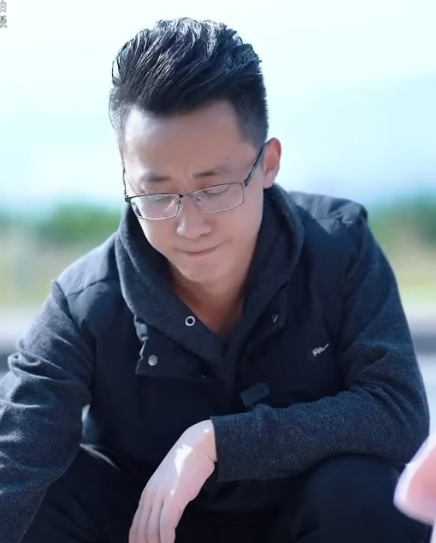 C0501002 真的愛上一個人是不需要任何理由的 會心甘情愿的愿意為她付出一切 不需要多說 只要用心去做就好了