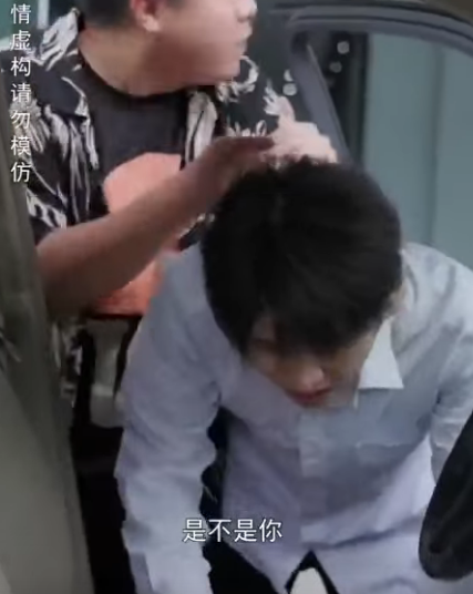 B0201005 打脸剧情大合集 被人瞧不起的脏老头 竟全款提走百万奔驰豪车 势利眼销售被啪啪打脸 陈七七 part2